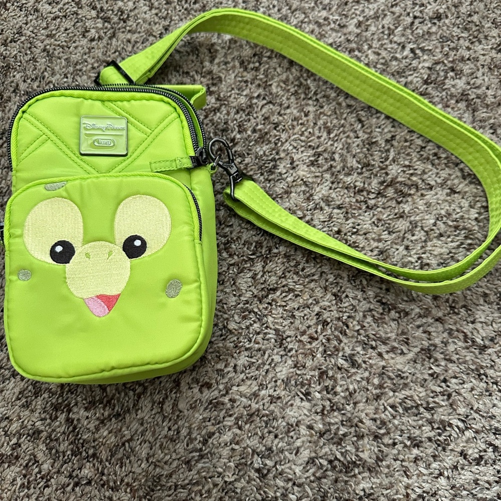 Disney Parks Aulani Resort Olu
Mel Turtle Duffy Lug Mini Crossbody Bag